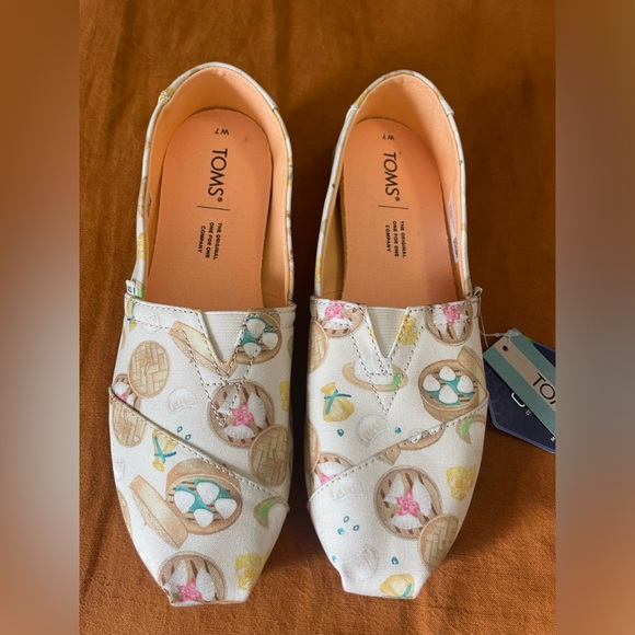 NWT TOMS Dumplings Print Canvas Womens Alpargata Slip On Shoes Size 7. - Picture 3 of 6